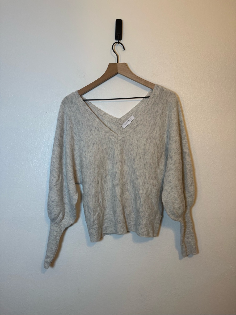 Intermix‎ Wool and Cashmere V-neck Sweater